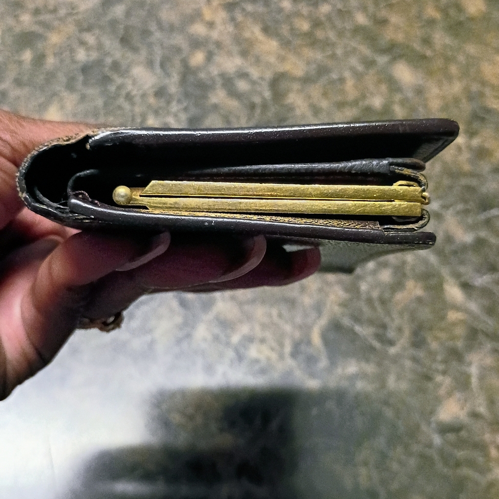 Authentic Louis Vuitton Brown Portefeuille Viennois  Damier Ebène Wallet 🤎 - Picture 9 of 13